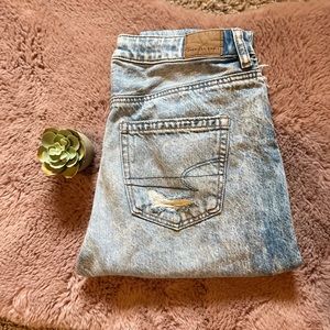 American Eagle Mom Jean